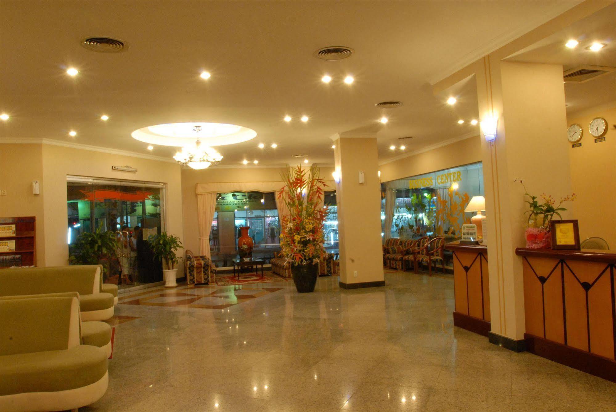 Khách Sạn Thiên Hồng Hotel TP. Hồ Chí Minh Ngoại thất bức ảnh