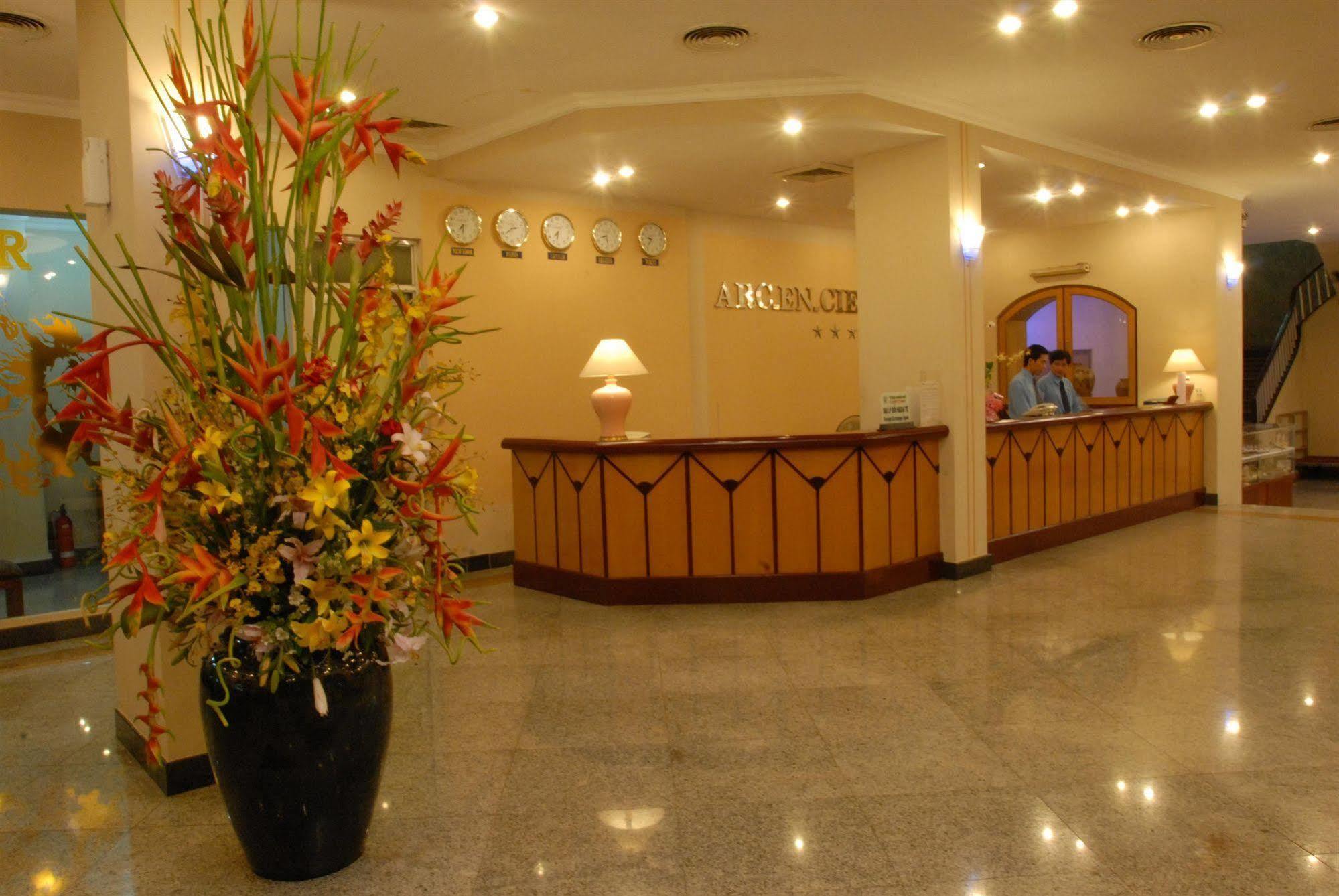 Khách Sạn Thiên Hồng Hotel TP. Hồ Chí Minh Ngoại thất bức ảnh